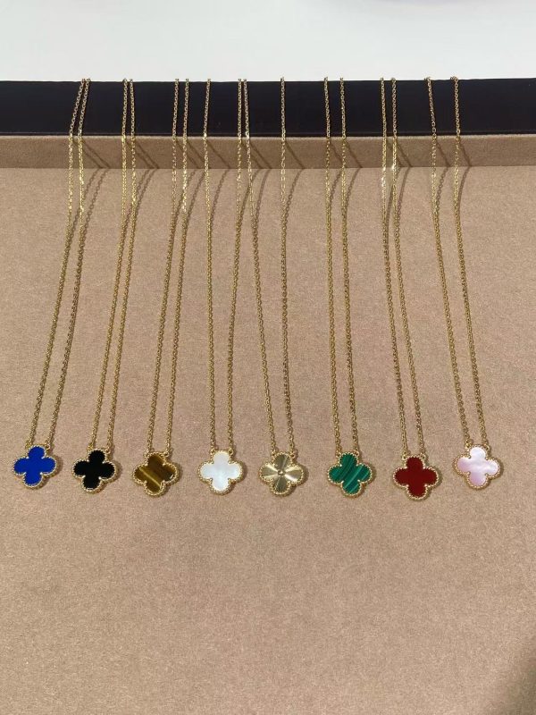 1 flower necklace