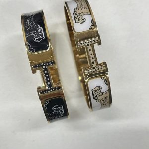 Bangle-Caselinn pattern size 16-17