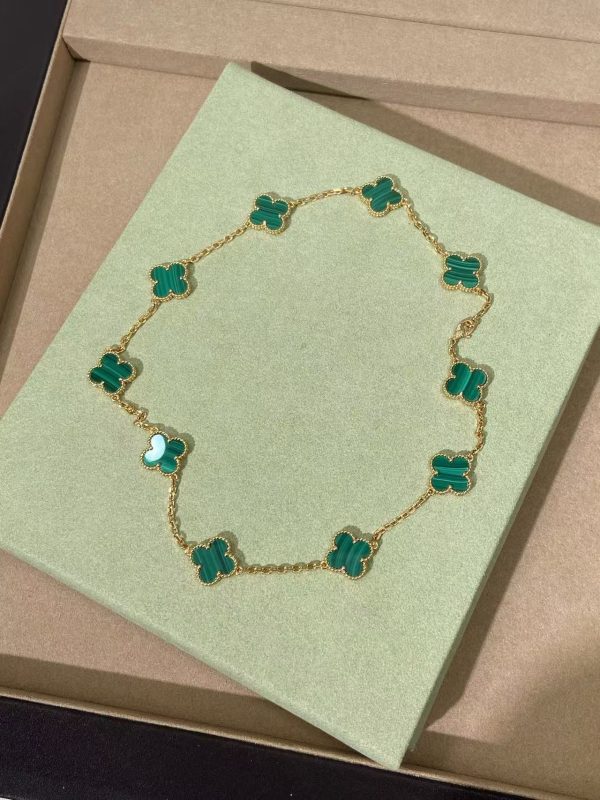 Necklace 10 flower green