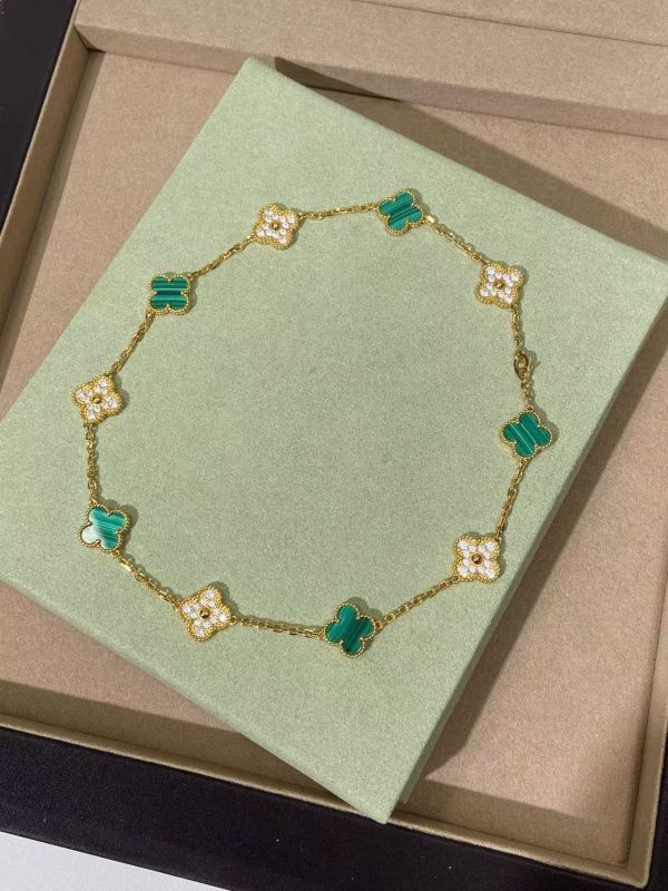 Necklace 10 flower green
