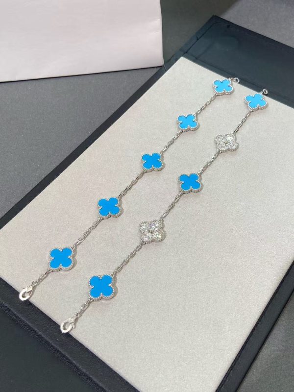 Bracelet-light blue silver