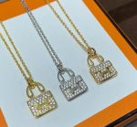 Caselinn bag necklace