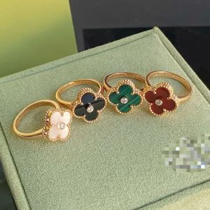 Ring with diamond
