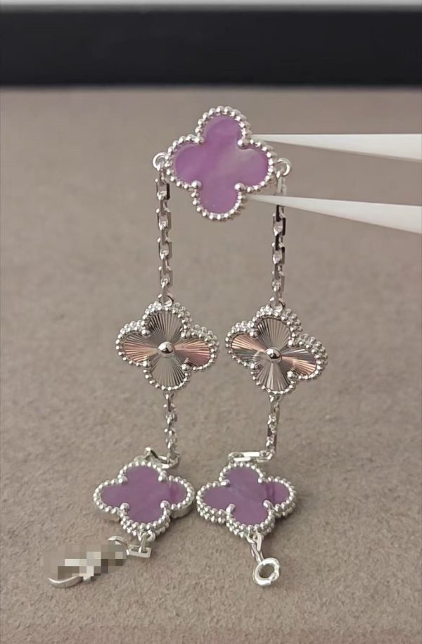 Bracelet-violet laser