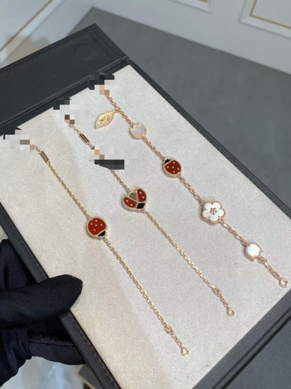 Bracelet-spring